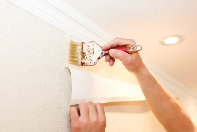 Pose de papier peint au Bonhomme — revêtements muraux et toiles de verre